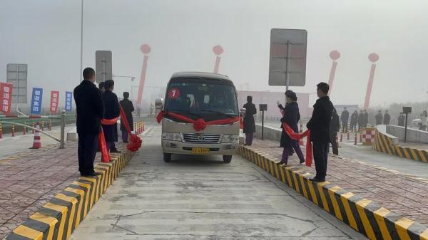 银昆高速是哪儿到哪儿，银昆高速是哪儿到哪儿收费（这条省际高速通道全线通车）