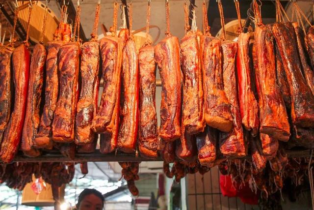 腊肉的做法，怎么少得了那一口咸香美味的老腊肉（腊肉的吃法大全家常菜视频）