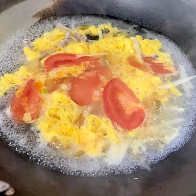 香菇鸡蛋汤做法图解，香菇鸡蛋汤做法图解窍门（零失败的番茄鸡蛋汤～美味又养眼）