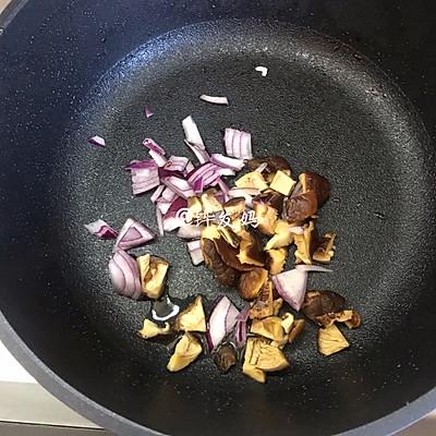 泡菜炒饭的做法，韩国泡菜炒饭的做法（韩式泡菜炒饭你这么做）