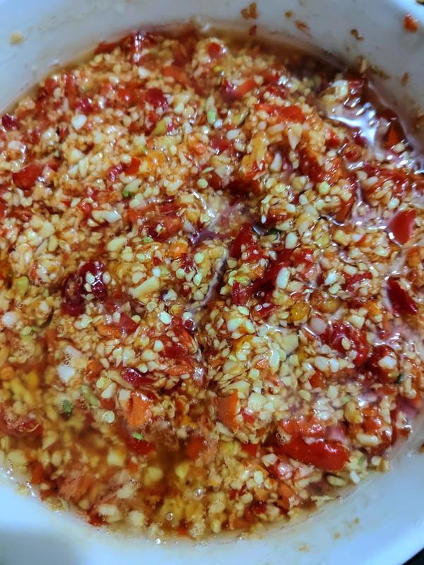 蒜泥制作方法，蒜蓉的制作方法（我家做自制蒜蓉辣椒酱️就用这个方法）