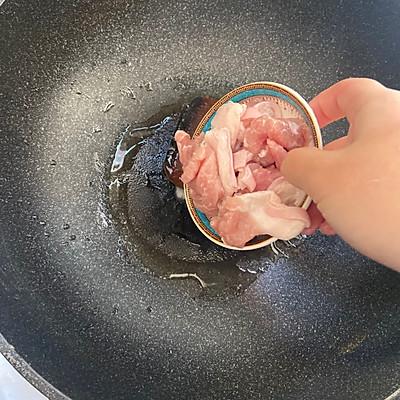 蒜苔炒什么好吃，炒蒜苔的十种做法（这道豆瓣五花肉炒蒜苔发到朋友圈）