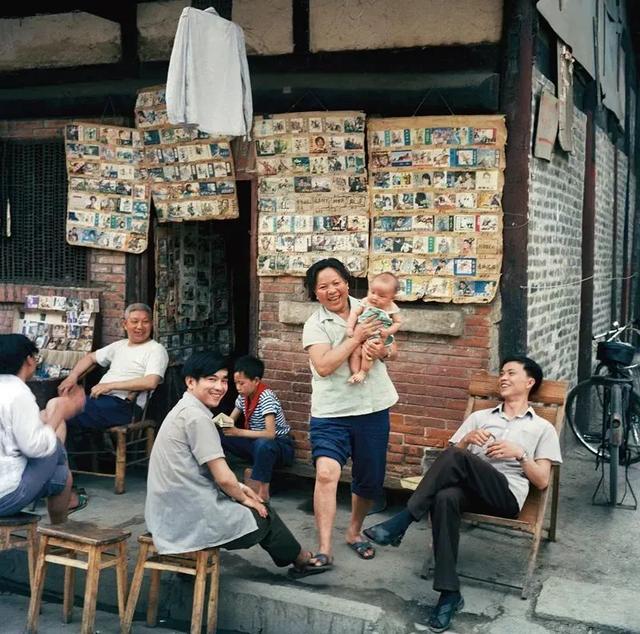 现在才明白歌词，别再让旧的伤疤浪费新的眼泪歌词（看了40年前中国孩子的偷拍照）