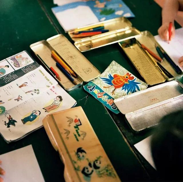 现在才明白歌词，别再让旧的伤疤浪费新的眼泪歌词（看了40年前中国孩子的偷拍照）