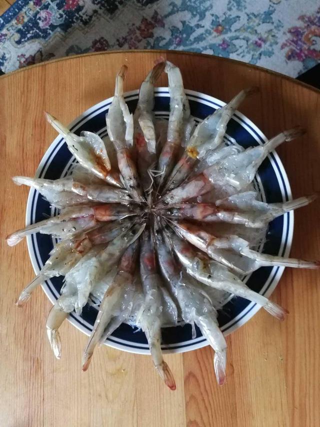 粉丝蒜蓉蒸虾好吃到舔屏，好吃到哭的蒜蓉粉丝蒸虾
