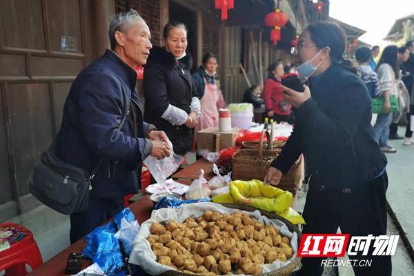 侗族的传统节日，侗族的风俗习惯（祭先祖、杀年猪、打糍粑……多彩民俗过侗年）