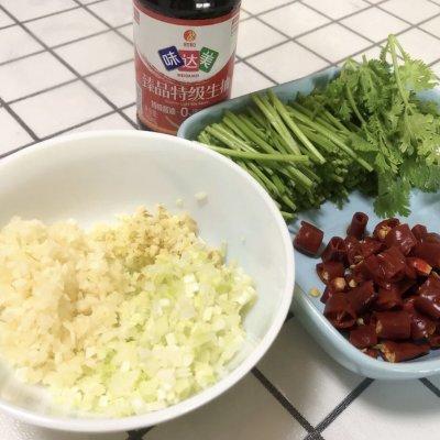 麻辣鸡丁的家常做法步骤，麻辣鸡丁的家常做法步骤窍门（第一次做辣子鸡丁就一致好评）