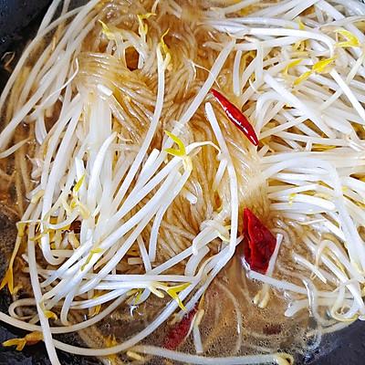 豆芽炒粉条用什么粉条好，豆芽可以炒粉条吗（豆芽炒粉条最好吃的做法）