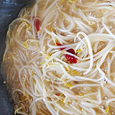 豆芽炒粉条用什么粉条好，豆芽可以炒粉条吗（豆芽炒粉条最好吃的做法）