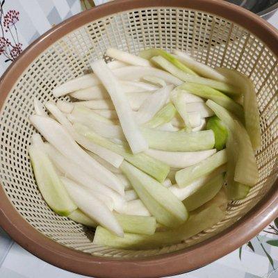 美食——麻辣条的做法，麻辣条做法大全集（这道麻辣萝卜干太销魂）