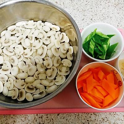 口蘑的做法大全，口模党（朋友一来就做虾仁炒口蘑）