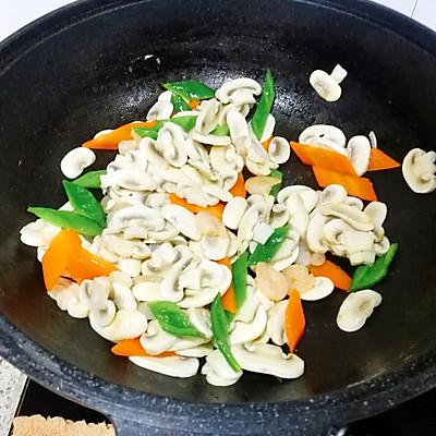 口蘑的做法大全，口模党（朋友一来就做虾仁炒口蘑）