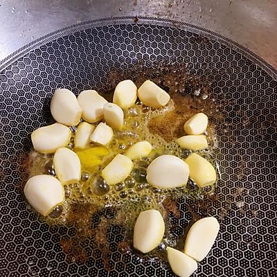 黑椒金蒜牛肉粒，金蒜牛肉粒比补药营养