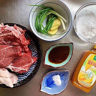 鸡肉火锅的做法，家庭版鸡肉火锅的做法（汤之鲜花胶鸡火锅不能少）