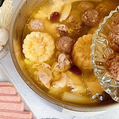 鸡肉火锅的做法，家庭版鸡肉火锅的做法（汤之鲜花胶鸡火锅不能少）