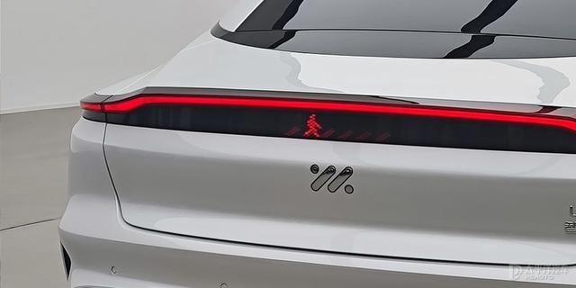 led跑马灯是什么意思，汽车跑马灯什么意思（大灯里养电子狗）