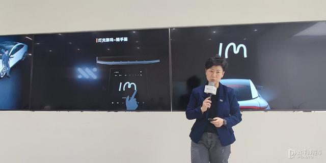 led跑马灯是什么意思，汽车跑马灯什么意思（大灯里养电子狗）