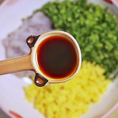 三鲜馅饺子怎么调馅，三鲜馅饺子的家常做法（鲜掉眉毛的三鲜馅儿饺子）