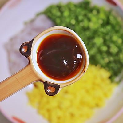 三鲜馅饺子怎么调馅，三鲜馅饺子的家常做法（鲜掉眉毛的三鲜馅儿饺子）