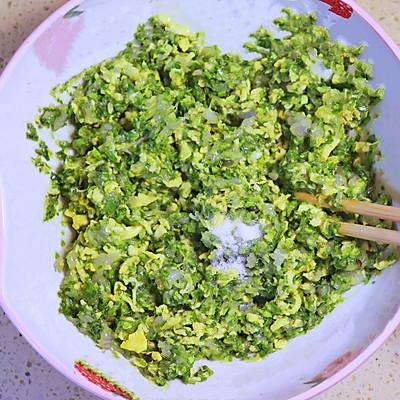 三鲜馅饺子怎么调馅，三鲜馅饺子的家常做法（鲜掉眉毛的三鲜馅儿饺子）