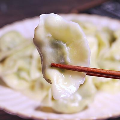 三鲜馅饺子怎么调馅，三鲜馅饺子的家常做法（鲜掉眉毛的三鲜馅儿饺子）