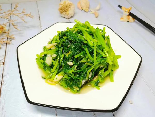 茼蒿怎么炒菜好吃又简单，茼蒿菜怎么炒好吃（#一学就会快手菜#蒜蓉茼蒿）