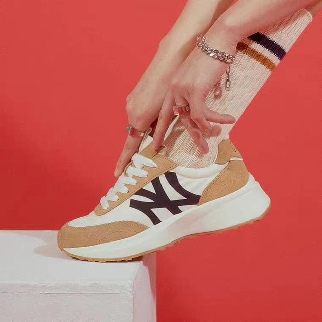 ny是什么牌子中文名，ny是什么牌子（冬天秒变时尚达人）