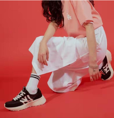 ny是什么牌子中文名，ny是什么牌子（冬天秒变时尚达人）