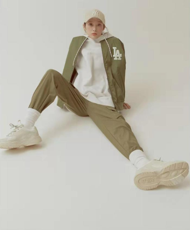 ny是什么牌子中文名，ny是什么牌子（冬天秒变时尚达人）