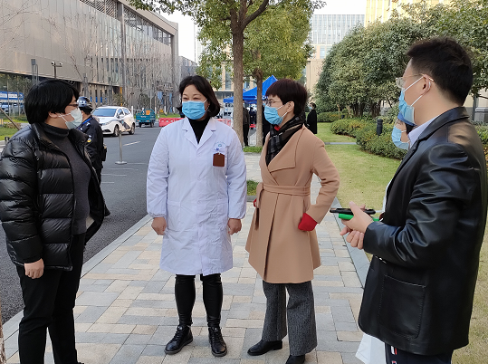 摘口罩的步骤，摘口罩的正确方法步骤（健康小站防疫科普丨如何正确佩戴和摘除口罩）