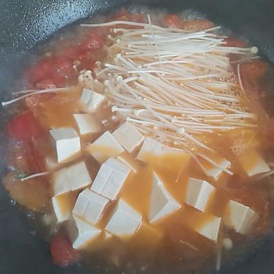 金针菇豆腐汤家常做法，金针菇豆腐怎么做汤（学会这道美味的番茄金针菇豆腐汤）