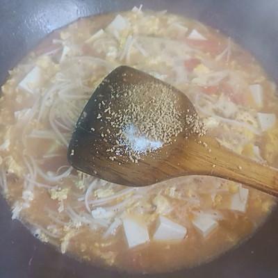 金针菇豆腐汤家常做法，金针菇豆腐怎么做汤（学会这道美味的番茄金针菇豆腐汤）
