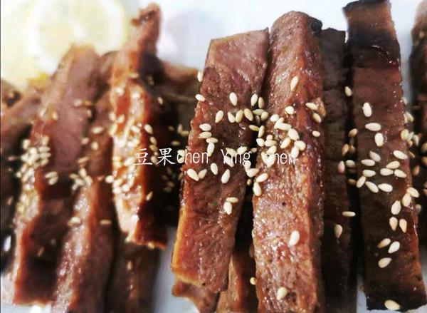 牛扒怎么做，牛排做法视频（#一学就会快手菜#家常版牛排）