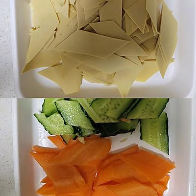 干豆腐炒黄瓜的家常做法，干豆腐炒黄瓜的家常做法视频（鸡蛋炒干豆腐这样做好吃一百倍）
