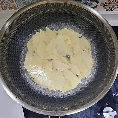 干豆腐炒黄瓜的家常做法，干豆腐炒黄瓜的家常做法视频（鸡蛋炒干豆腐这样做好吃一百倍）
