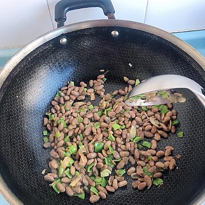 豆米怎么炒好吃，四季豆米怎么炒好吃（小白一看就会的宴客菜炒臭干酱豆子）