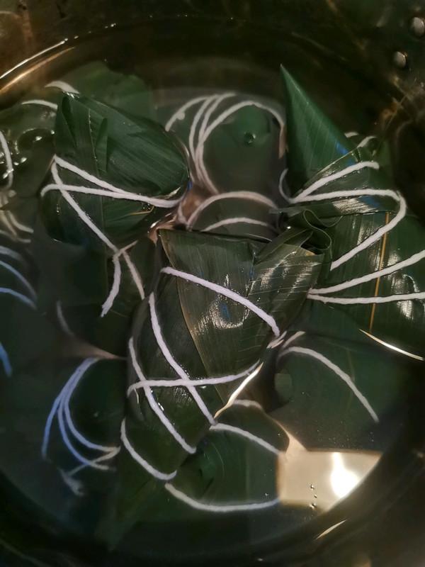 包粽子糯米泡几个小时，包粽子糯米要泡几个小时（没有什么是一份江米粽子解决不了的）