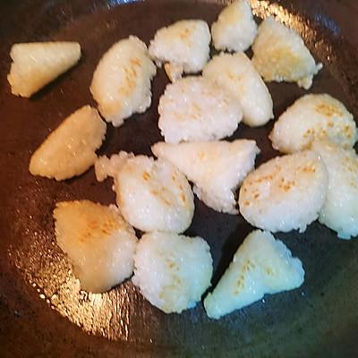 包粽子糯米泡几个小时，包粽子糯米要泡几个小时（没有什么是一份江米粽子解决不了的）