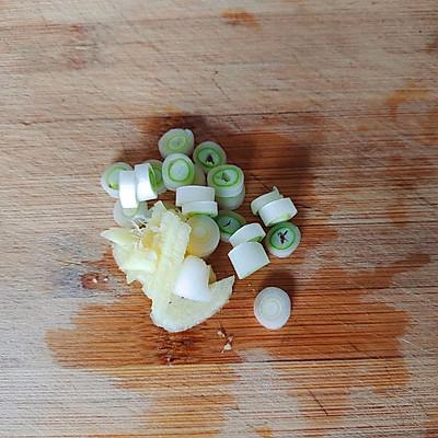 怎么炒平菇，白蘑菇做法大全（#一学就会快手菜#芹菜炒平菇）