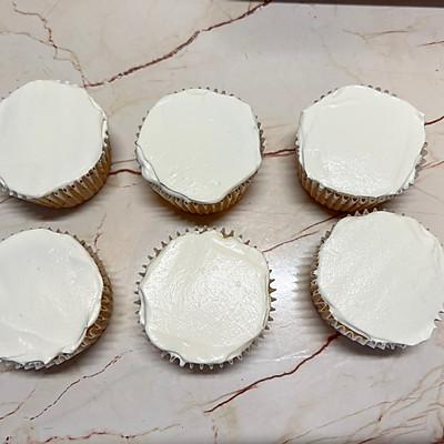 小麦粉怎么做蛋糕，可以用小麦粉做千层蛋糕吗（#金龙鱼精英100%烘焙大师赛-爱好组-低筋#圣诞纸杯蛋糕）