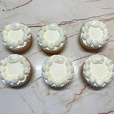 小麦粉怎么做蛋糕，可以用小麦粉做千层蛋糕吗（#金龙鱼精英100%烘焙大师赛-爱好组-低筋#圣诞纸杯蛋糕）