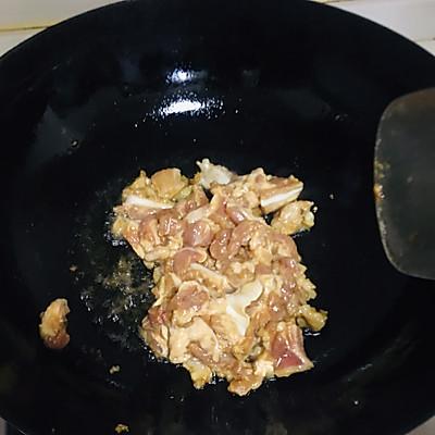 胡萝卜丝炒瘦肉的家常做法，瘦肉胡萝卜丝怎么炒（#一学就会快手菜#五花肉炒胡萝卜）