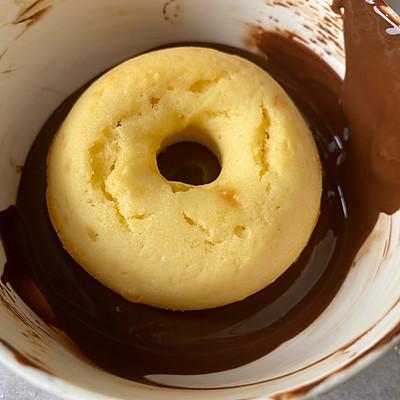 巧克力甜甜圈的制作方法窍门，巧克力甜甜圈的制作方法窍门英语（香浓美味的圣诞巧克力甜甜圈）