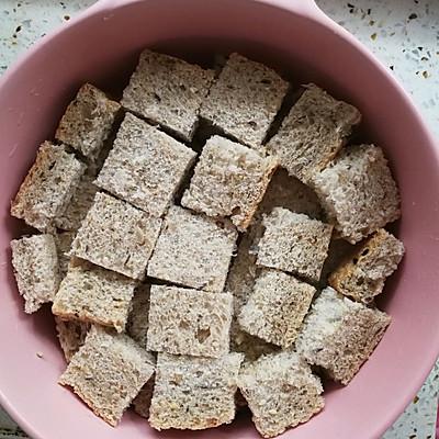 香烤芝士面包，有爱暖心冬日必备养生菜好吃易做的牛奶芝士吐司