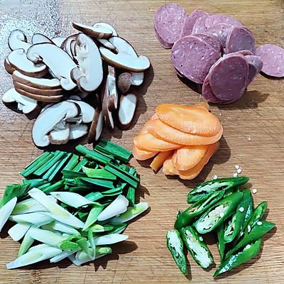 年糕片怎么做好吃，年糕怎么做好吃（#一学就会快手菜#）