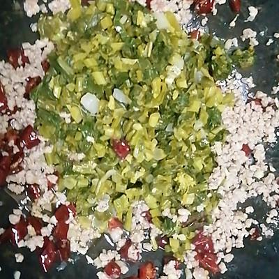 辣菜有哪些特色菜，一吃就上瘾的辣菜炒肉