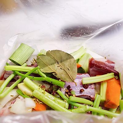 蒸烤箱烤羊排的方法步骤，#一学就会快手菜#家庭烤羊排