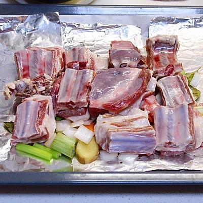 蒸烤箱烤羊排的方法步骤，#一学就会快手菜#家庭烤羊排