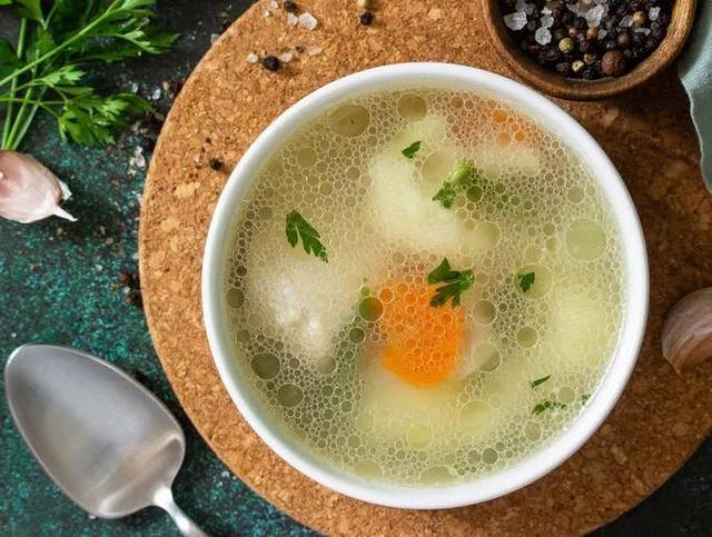 白萝卜水怎么煮，宝宝喝白萝卜水怎么煮（一月一碗汤，不用医生忙）