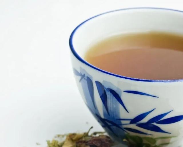 白萝卜水怎么煮，宝宝喝白萝卜水怎么煮（一月一碗汤，不用医生忙）